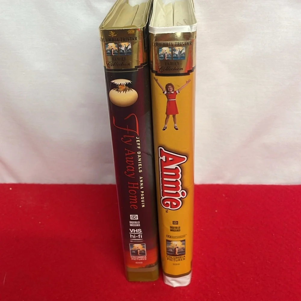 Columbia Tristar  VHS Tape lot of 2 - Annie - Fly Away Home - Picture 4 of 5